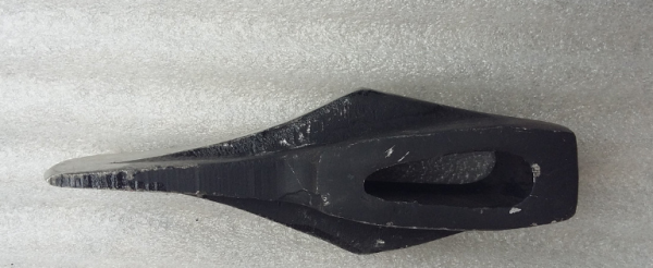 Колун для раскалывания толстых поленьев